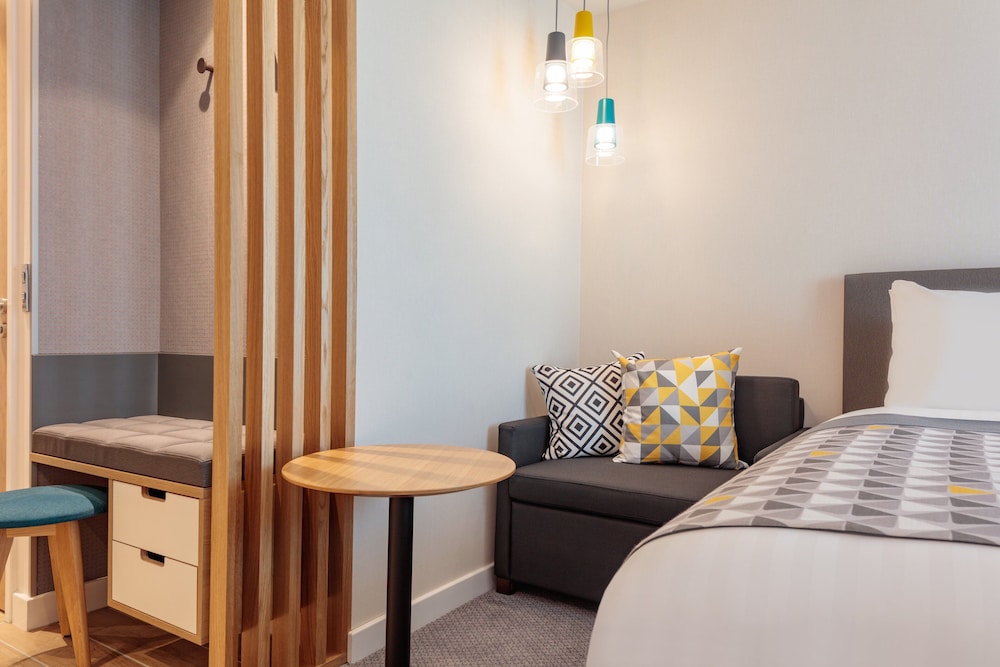 Habitación estándar, 1 cama de matrimonio del hotel Holiday Inn - London - Heathrow Bath Road. Foto 2