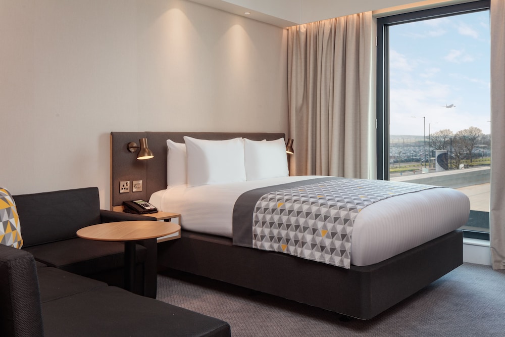 Habitación estándar, 1 cama de matrimonio del hotel Holiday Inn - London - Heathrow Bath Road. Foto 10