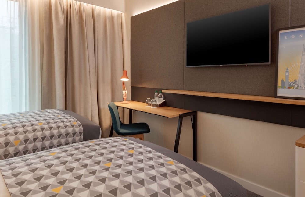 Habitación estándar, 2 camas individuales del hotel Holiday Inn - London - Heathrow Bath Road. Foto 1