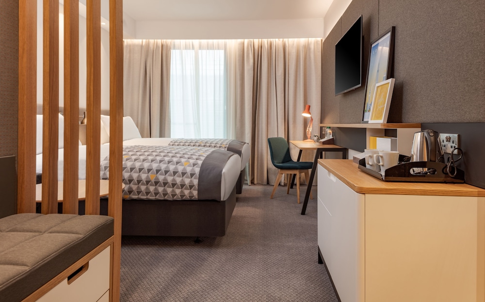 Habitación estándar, 2 camas individuales del hotel Holiday Inn - London - Heathrow Bath Road. Foto 5