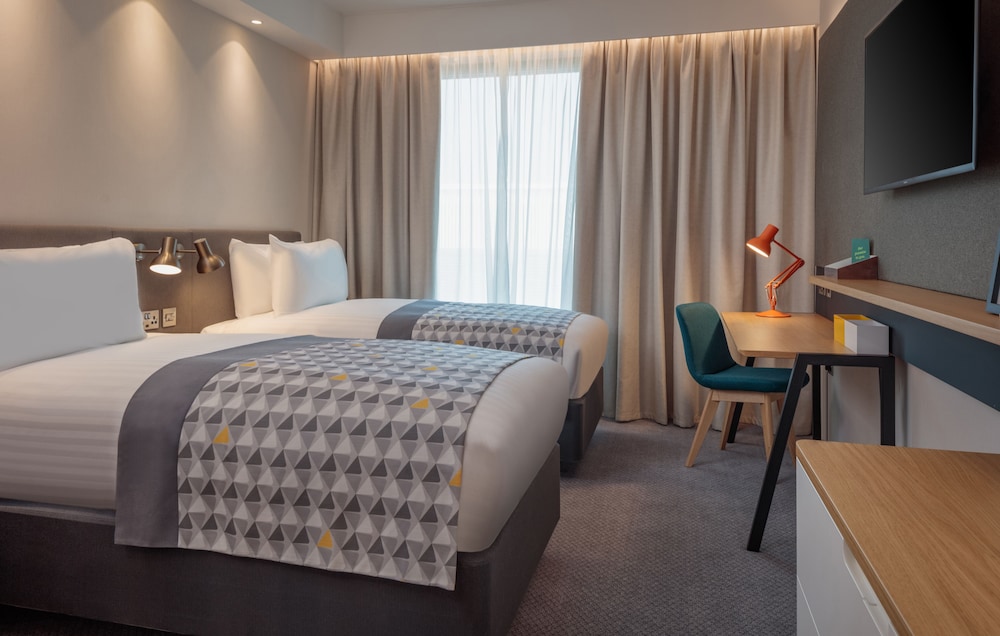 Habitación estándar, 2 camas individuales del hotel Holiday Inn - London - Heathrow Bath Road. Foto 6