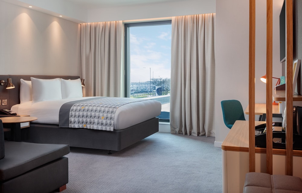 Habitación estándar, 1 cama de matrimonio, accesible para personas con discapacidad del hotel Holiday Inn - London - Heathrow Bath Road. Foto 1
