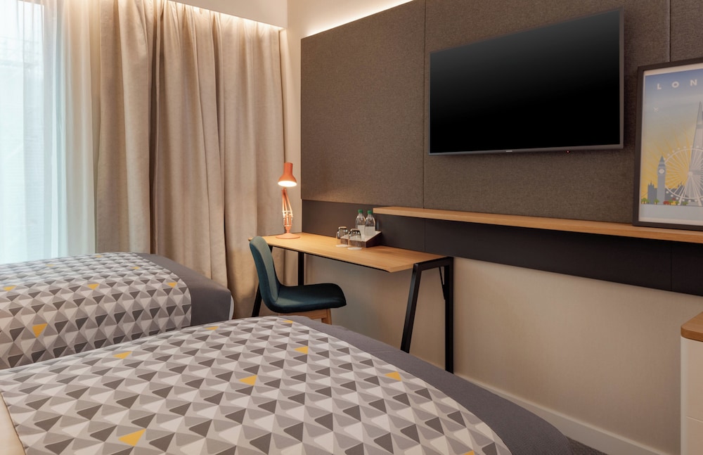 Habitación estándar, 2 camas individuales del hotel Holiday Inn - London - Heathrow Bath Road. Foto 9
