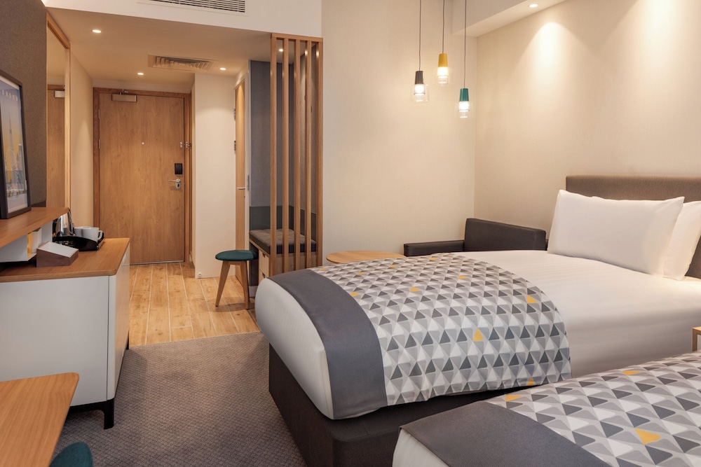 Habitación estándar, 2 camas individuales del hotel Holiday Inn - London - Heathrow Bath Road. Foto 13