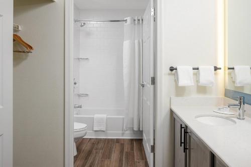 Suite de 2 dormitorios del hotel Residence Inn By Marriott New Rochelle. Foto 5