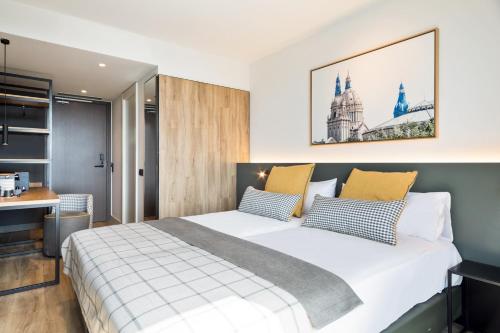 Habitación Doble Superior con vistas del hotel Acta Voraport. Foto 5