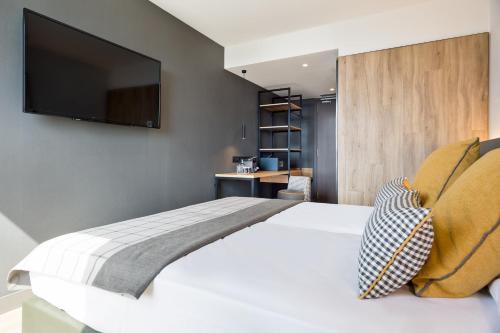 Habitación Doble Superior con vistas del hotel Acta Voraport. Foto 6