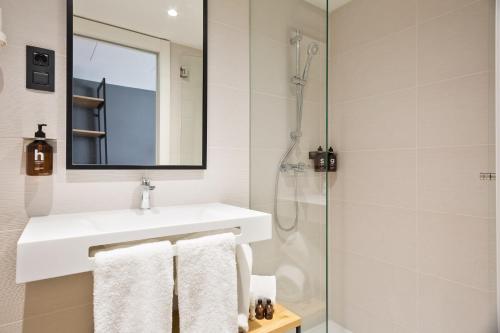 Habitación Doble Superior con vistas del hotel Acta Voraport. Foto 9
