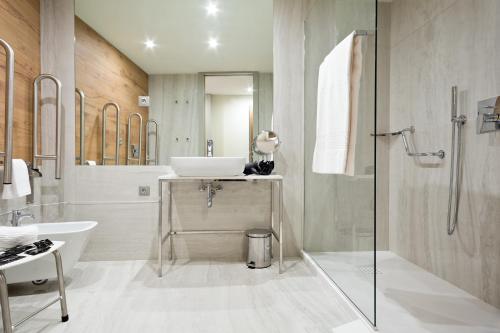 Habitación Doble Estándar del hotel Acta The Avenue. Foto 4