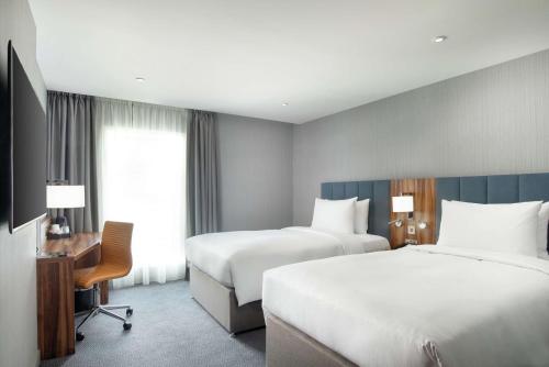 Habitación Doble - 2 camas del hotel Hilton Garden Inn London Heathrow Terminal 2 and 3. Foto 1