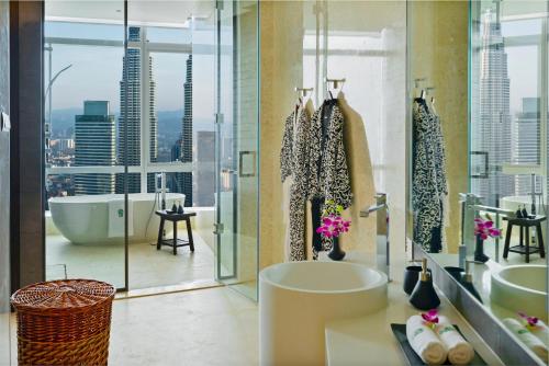 Suite Sanctuary del hotel Banyan Tree Kuala Lumpur. Foto 2