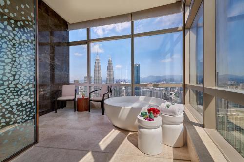 Suite Banyan Tree del hotel Banyan Tree Kuala Lumpur. Foto 3