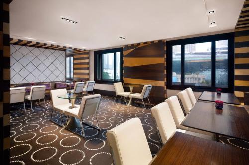 Suite residencial con 1 cama extragrande y acceso al Club Lounge del hotel The Plaza Seoul, Autograph Collection. Foto 6