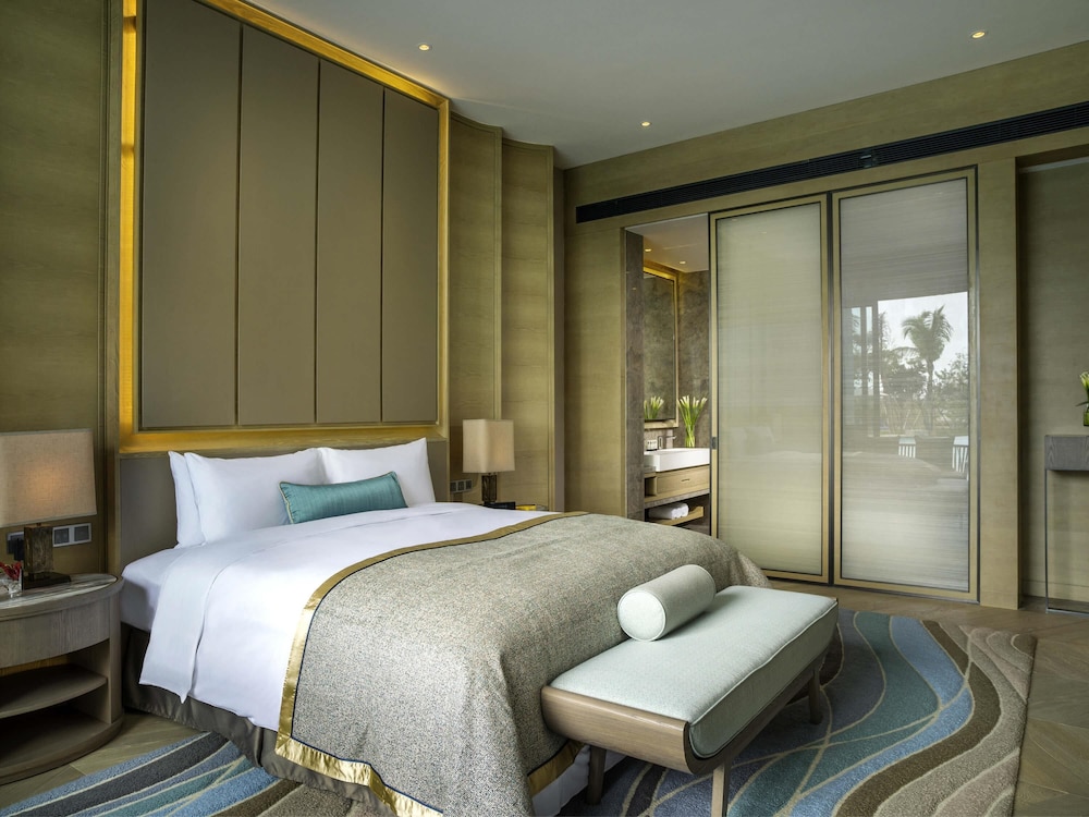 HABITACIÓN DE LUJO, 1 Cama King, Vistas al Lago o a la Montaña del hotel Sofitel Sanya Leeman Resort. Foto 4