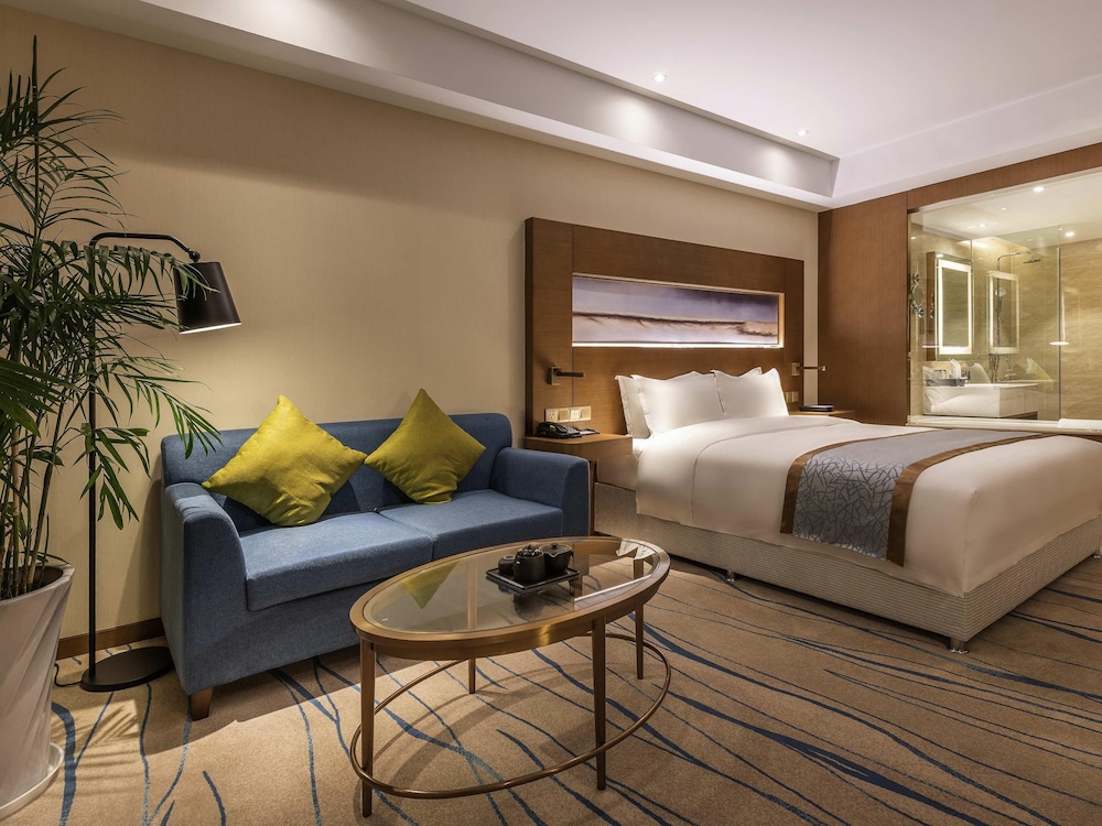 Habitación, 1 cama de matrimonio grande (Privilege) del hotel Novotel Qingdao New Hope