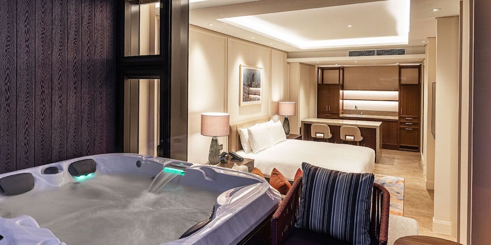 Suite junto a la Piscina con 1 Cama King del hotel The Ambassador Seoul - A Pullman. Foto 2
