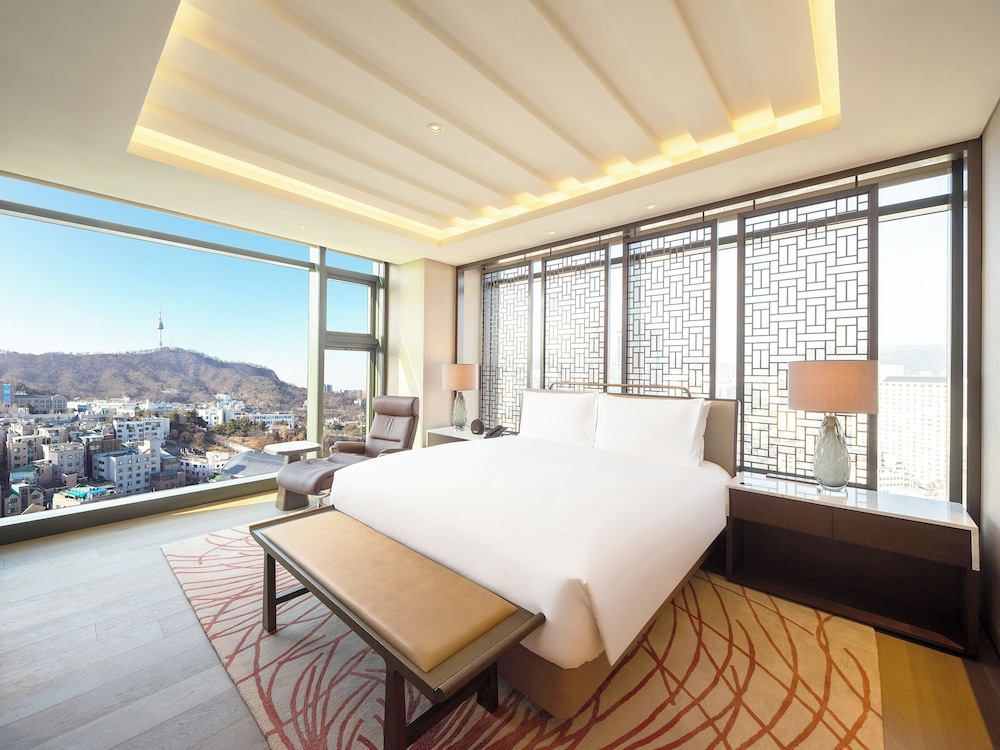 Suite Embajador con 1 Cama King del hotel The Ambassador Seoul - A Pullman. Foto 3