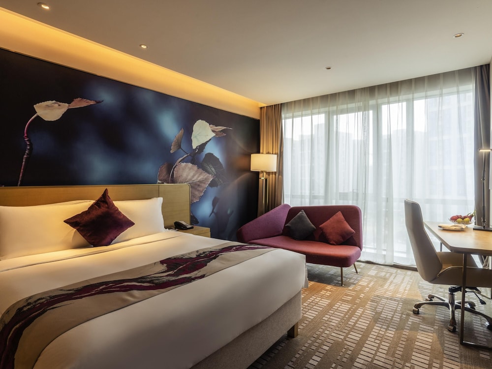 HABITACIÓN SUPERIOR con 1 cama king size del hotel Novotel Zhengzhou Airport