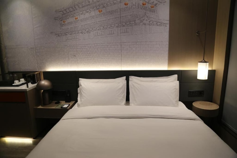 HABITACIÓN ESTÁNDAR, 1 CAMA KING SIZE del hotel Novotel Xi'an The Bell Tower. Foto 2