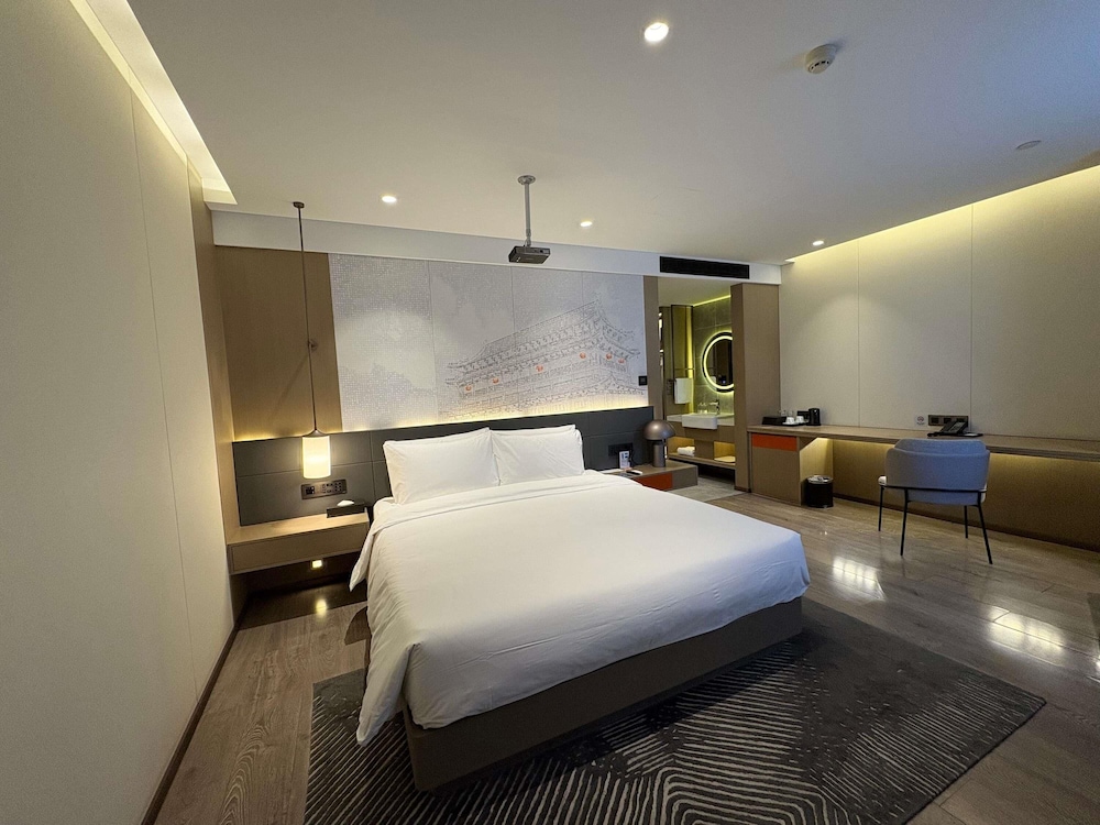 HABITACIÓN SUPERIOR, 1 Cama King Size del hotel Novotel Xi'an The Bell Tower. Foto 1