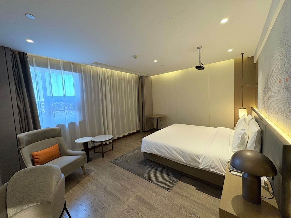HABITACIÓN SUPERIOR, 1 Cama King Size del hotel Novotel Xi'an The Bell Tower. Foto 4