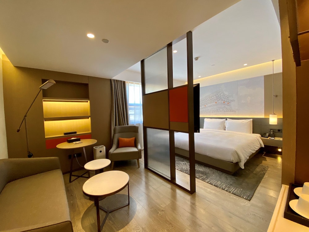 HABITACIÓN PRIVILEGIO, 1 Cama King Size del hotel Novotel Xi'an The Bell Tower. Foto 2