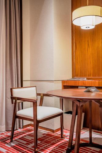 Habitación Doble Deluxe con vistas al río del hotel Pullman Huizhou Kaisa. Foto 3