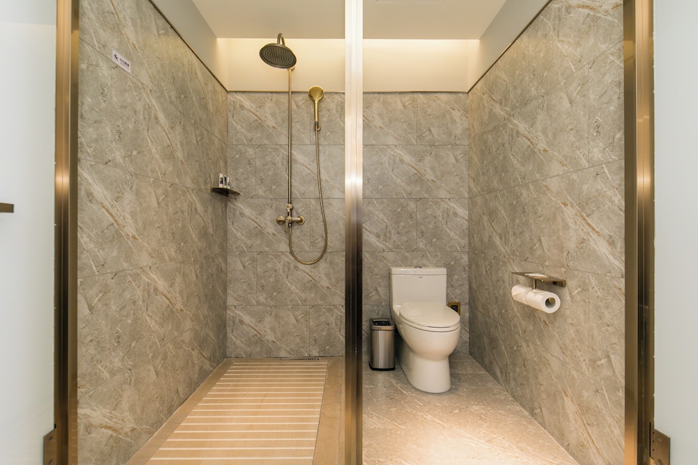 Privilege, Habitación, 1 cama de matrimonio grande del hotel Mercure Hohhot Downtown. Foto 4