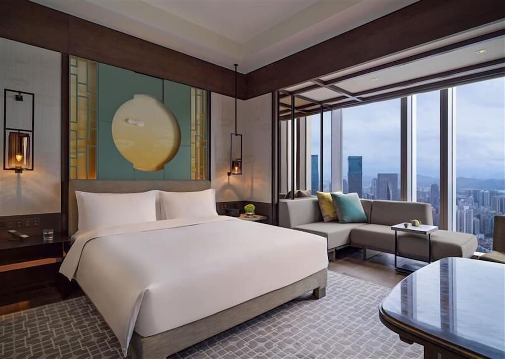 1 cama King, vistas a la ciudad del hotel Park Hyatt Shenzhen. Foto 3