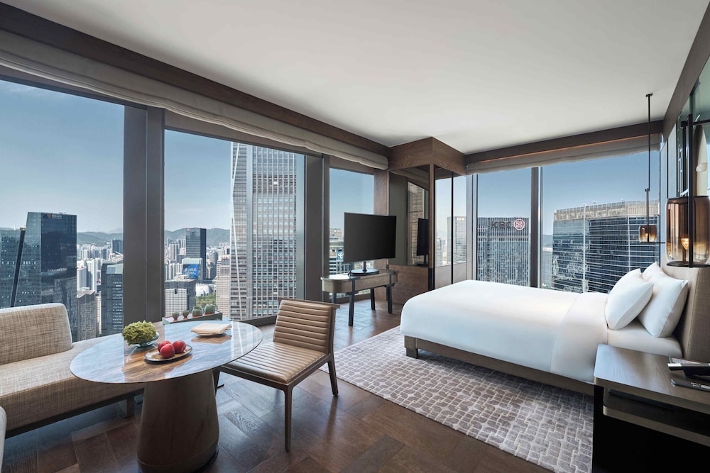 1 cama king, Deluxe del hotel Park Hyatt Shenzhen. Foto 3