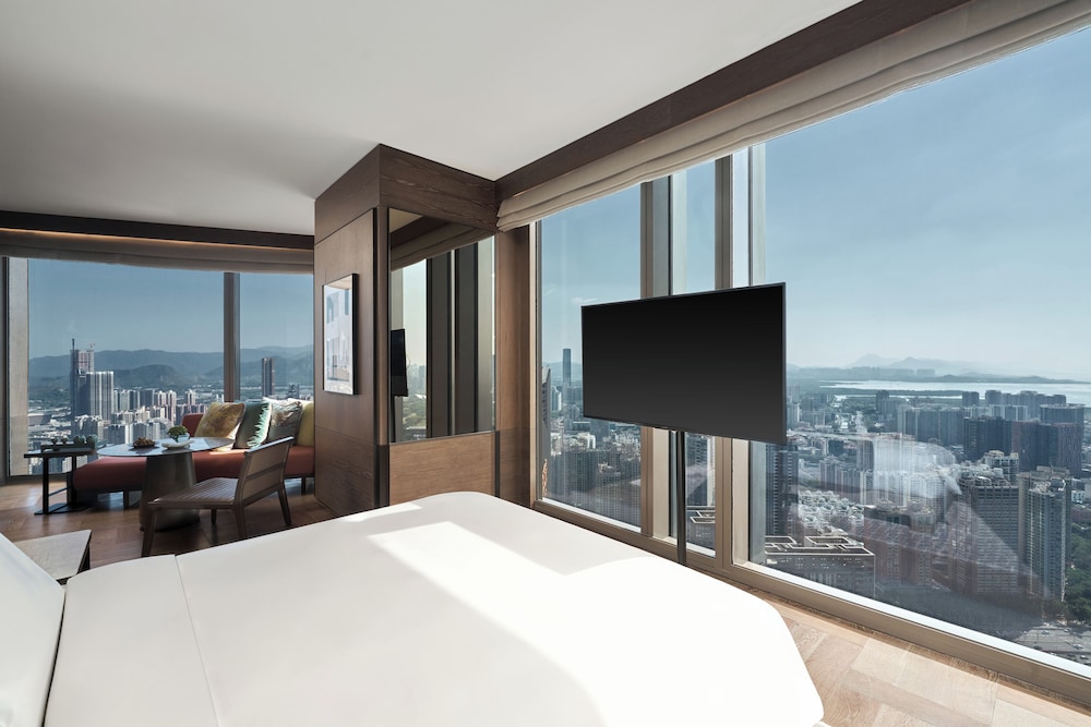1 Cama King, Vistas al Horizonte, Deluxe del hotel Park Hyatt Shenzhen. Foto 2