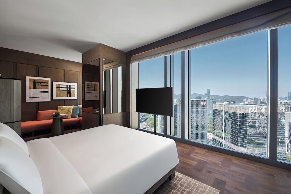 1 Cama King del hotel Park Hyatt Shenzhen. Foto 1
