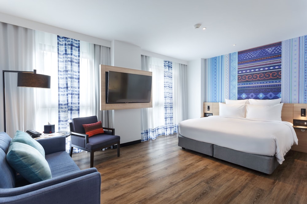 Habitación Ejecutiva de Esquina con Cama King del hotel Novotel Chiangmai Nimman Journeyhub. Foto 1