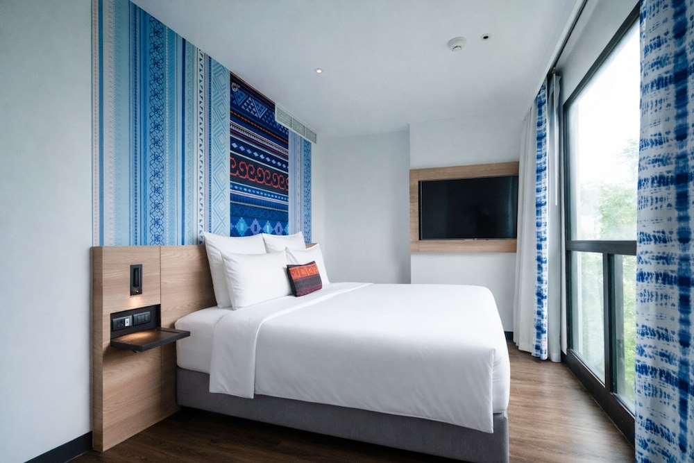 Suite Junior con Vistas a la Montaña y Cama King del hotel Novotel Chiangmai Nimman Journeyhub. Foto 3
