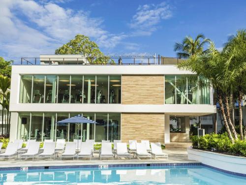 VILLA ACCESIBLE JUNTO A LA PISCINA CON TERRAZA, 1 CAMA KING SIZE Y DUCHA A RAS DE SUELO. 45 m² del hotel Fairmont El San Juan. Foto 5