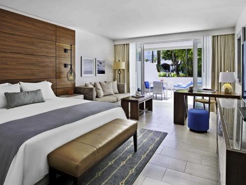 VILLA ACCESIBLE JUNTO A LA PISCINA CON TERRAZA, 1 CAMA KING SIZE Y BAÑERA. 45 m² del hotel Fairmont El San Juan. Foto 8