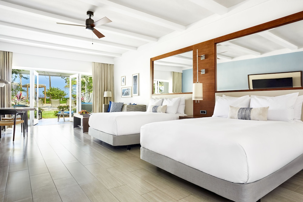 VILLA JUNTO A LA PISCINA CON 2 CAMAS QUEEN SIZE. 45 m². Planta baja, terraza privada del hotel Fairmont El San Juan
