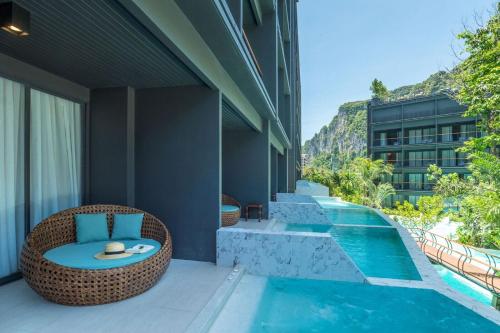 Alojamiento Deluxe con bañera de hidromasaje privada al aire libre del hotel Panan Krabi Resort. Foto 4