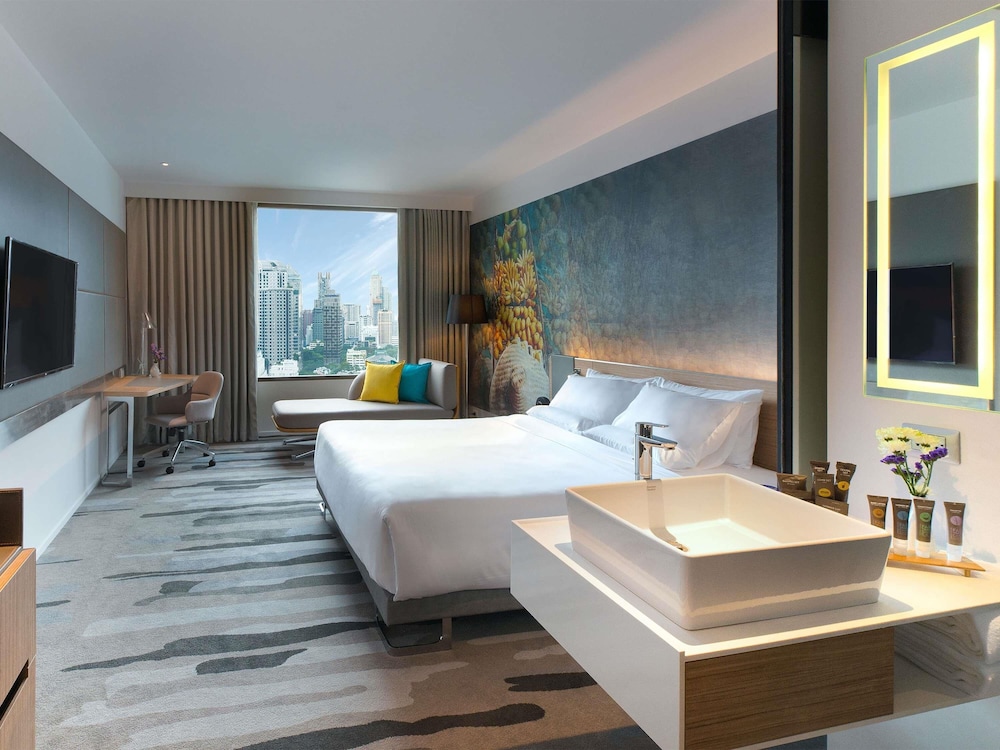 Grand Deluxe con 1 cama King y bañera del hotel Novotel Bangkok Sukhumvit 4. Foto 5