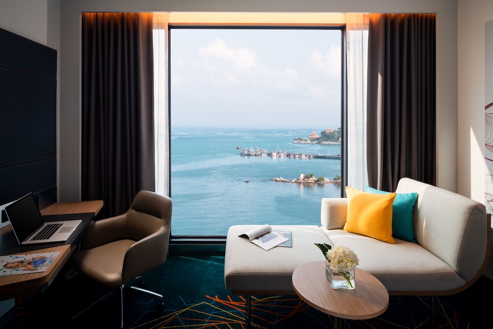 Habitación Premier Deluxe, Acceso al Salón, Vistas al Mar - 2 camas individuales del hotel Novotel Marina Sriracha and Koh Si Chang. Foto 3
