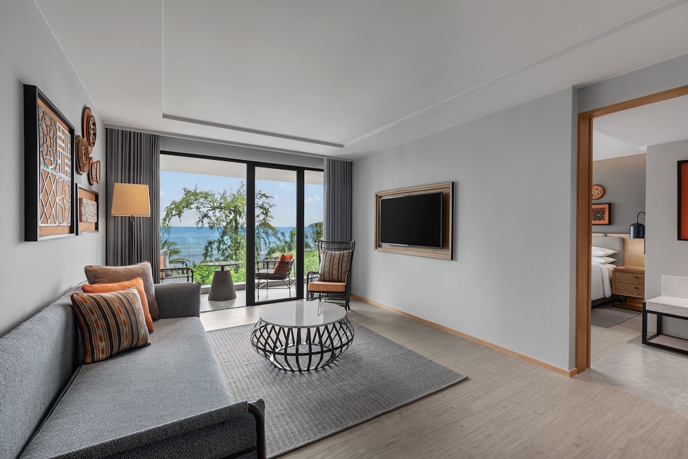 Suite, 1 habitación, vistas al mar del hotel Four Points By Sheraton Phuket Patong Beach Resort. Foto 5