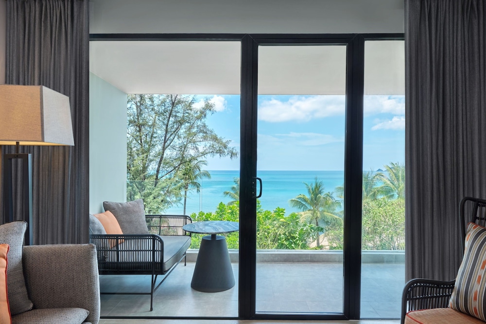 Suite, 1 habitación, vistas al mar del hotel Four Points By Sheraton Phuket Patong Beach Resort. Foto 7