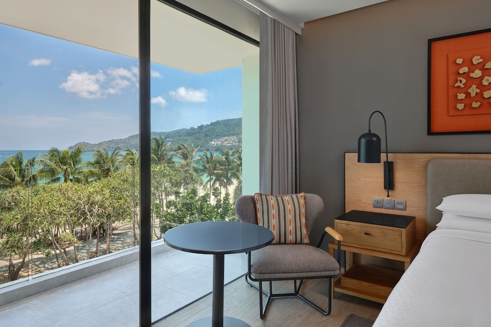 Suite, 1 habitación, vistas al mar del hotel Four Points By Sheraton Phuket Patong Beach Resort. Foto 14