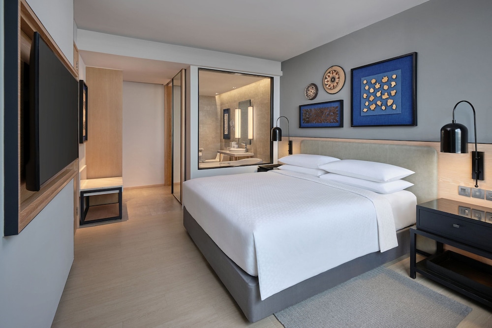 Suite, 1 habitación del hotel Four Points By Sheraton Phuket Patong Beach Resort. Foto 4