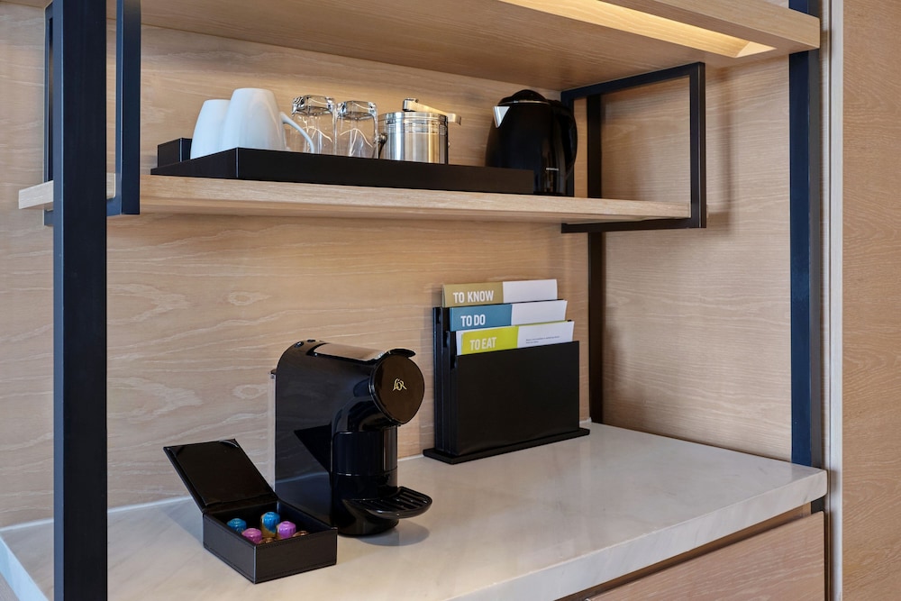 Suite familiar, 2 habitaciones del hotel Four Points By Sheraton Phuket Patong Beach Resort. Foto 7