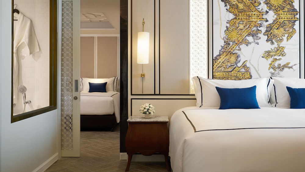 SUITE FAMILIAR, 1 Cama King Size y 2 Camas Individuales del hotel Mövenpick Myth Hotel Patong Phuket