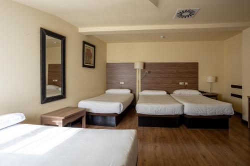Habitación Cuádruple del hotel Centro Los Braseros. Foto 3
