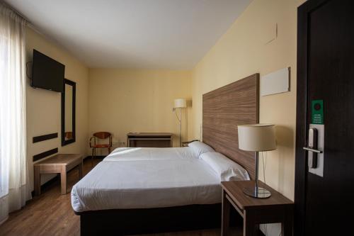 Double or Twin Room - UPPER ATTIC del hotel Centro Los Braseros. Foto 1