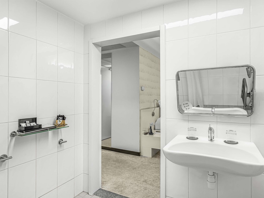 Habitación Classic con una cama doble del hotel Nemzeti Budapest – Mgallery. Foto 1