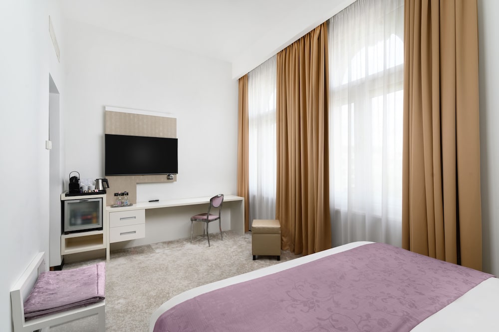 Habitación Superior con una cama doble del hotel Nemzeti Budapest – Mgallery. Foto 1